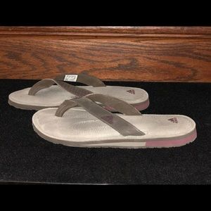 ADIDAS thong slides w/ Fit Foam footbed Sz. 7